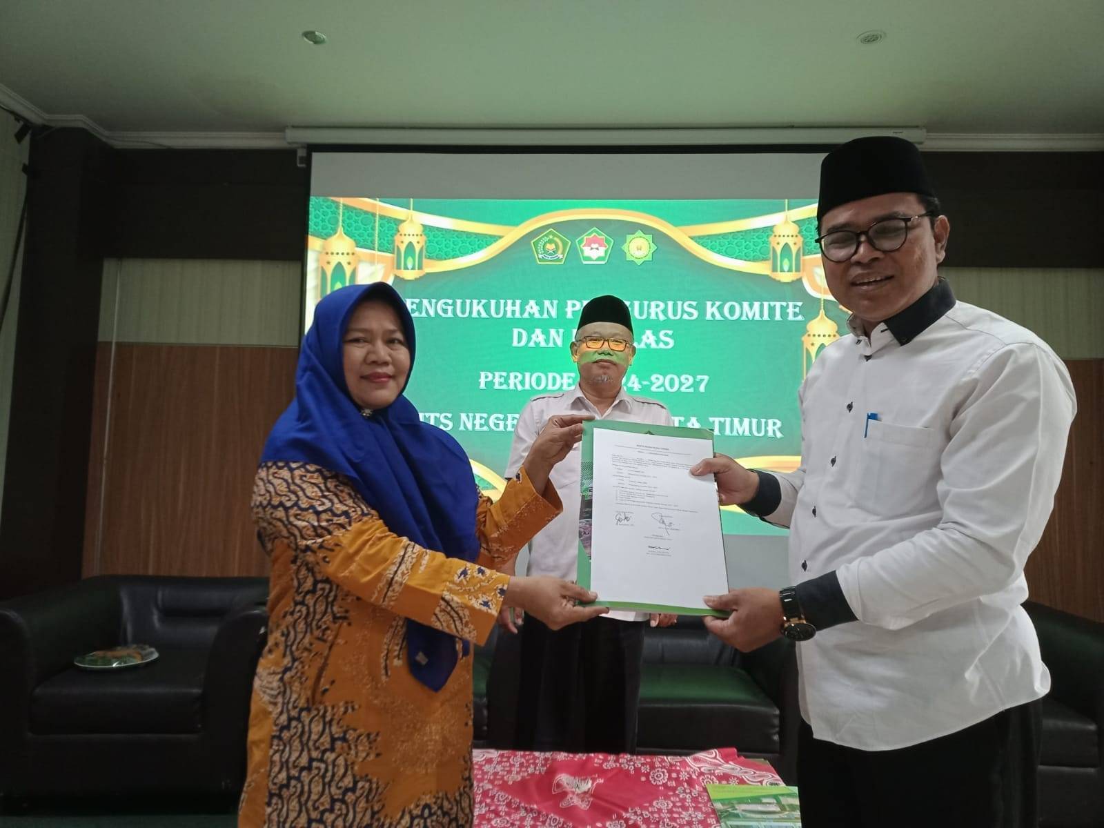 PHOTO PELANTIKAN KOMITE MTSN 24 JAKARTA TIMUR KAMPUS B