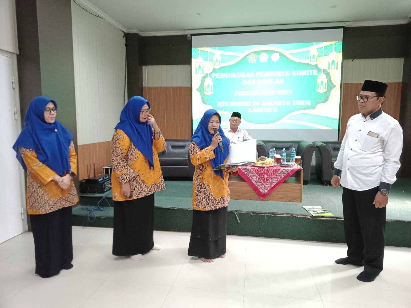 PHOTO PELANTIKAN KOMITE MTSN 24 JAKARTA TIMUR KAMPUS B