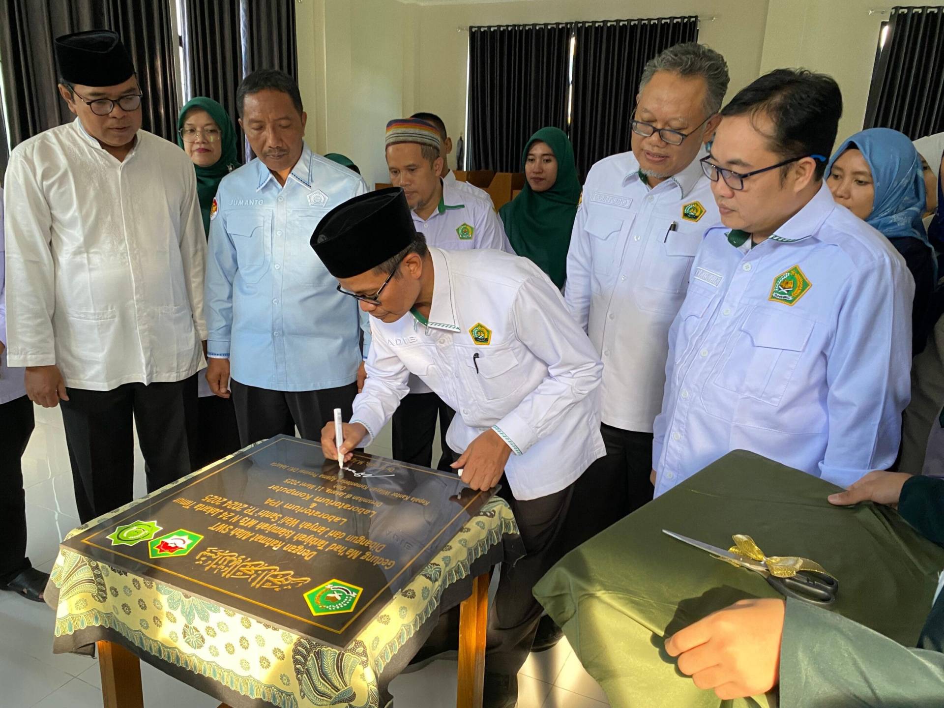 Photo Pembinaan Pegawai & Peresmian Laboratorium IPA-Komputer MTsN 24 Jakarta