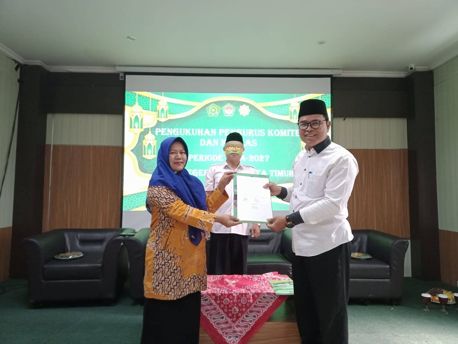 PHOTO PELANTIKAN KOMITE MTSN 24 JAKARTA TIMUR KAMPUS B